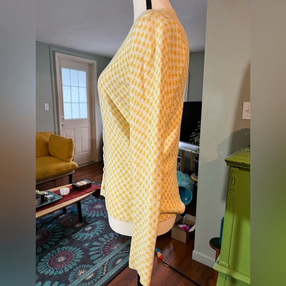 Merona size M gold stars on white button down grammiecore cardigan sweater. - Picture 4 of 7